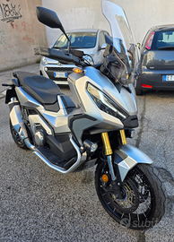 Honda X-adv 750