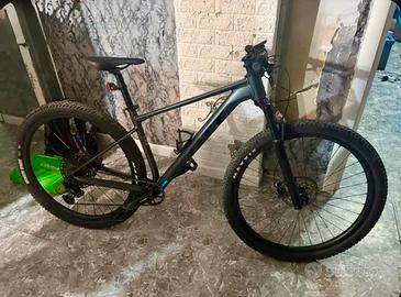 Bici sportiva scott scale 970