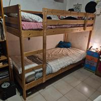 Letto a castello + 2 materassi IKEA 