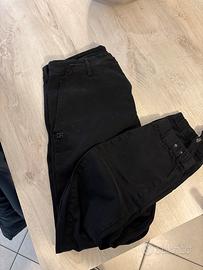 Pantaloni neri