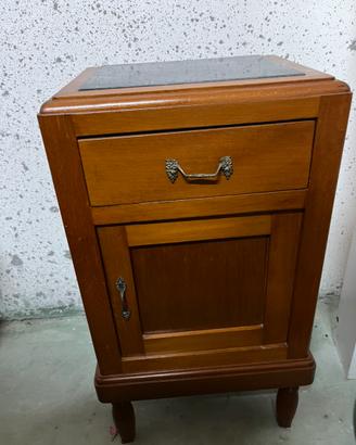 comodini stile liberty