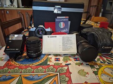 Macchina fotografica Canon anni 80 con accessori 
