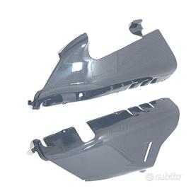 VASCA INFERIORE CARBONIO PER SCARICHI AKRAPOVIC TE