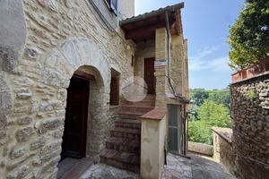 3 LOCALI A TARANO