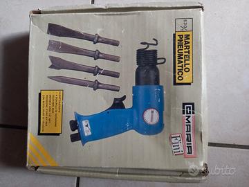 Martello a compressore, e pistole. 