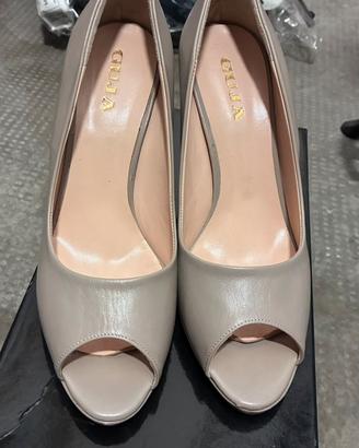 Scarpe con il tacco beige n. 39