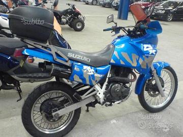 Suzuki dr 650 ricambi vari