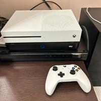X Box One S € 100