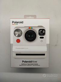 polaroid now con cavi e ricarica originali idea