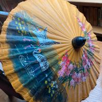Ombrellino orientale vintage dipinto a mano