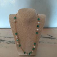 collana con perle e pietre preziose