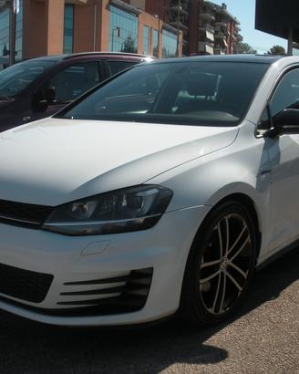 Volkswagen Golf GTD 2.0 TDI 5p. Business BlueMotio
