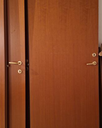 6 porte  marroni complete di telai e maniglie