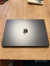 Macbook Pro M5 Pro 24 Gb RAM 2TB SSD 18/20 Core