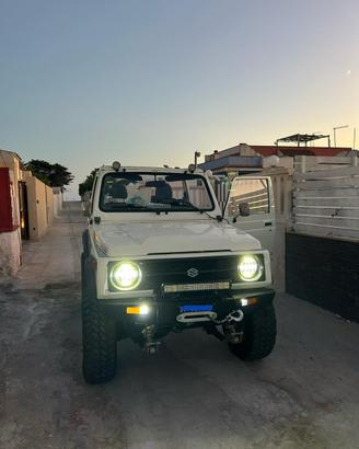 SUZUKI SAMURAI SJ413