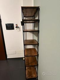 Libreria industrial in legno massello e metallo