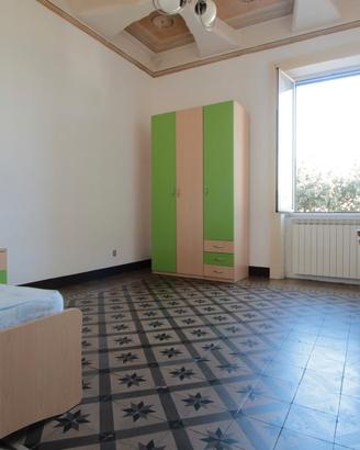 VIALE EUROPA - stanza per studentessa