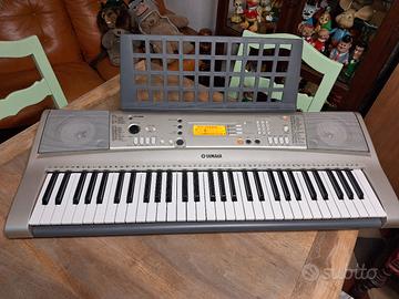 Tastiera Yamaha PSR E313