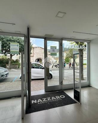 NEGOZIO A ISCHIA