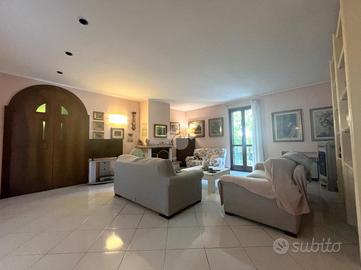 PORZIONE DI BIFAMILIARE A NAVE