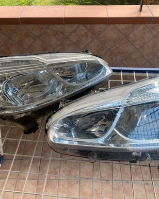 Peugeot 208 fari stop sterzo specchietti