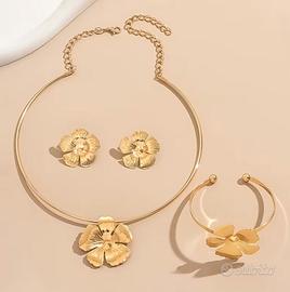 Set gioielli donna dorati con fiori - 4 pezzi