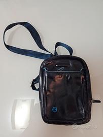 Borsa a tracolla Piquadro vera pelle blu