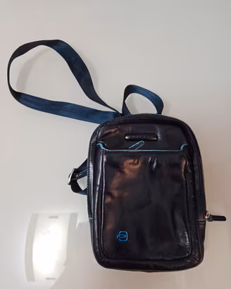 Borsa a tracolla Piquadro vera pelle blu