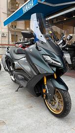 Yamaha TMAX 560 Tech MAX ( patente A2 )