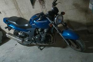  motocicletta Kawasaki zr7 ,750s