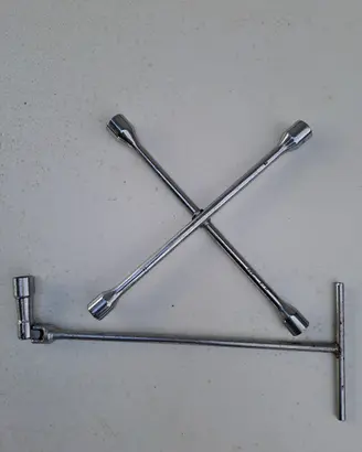 Chiavi a croce e per candele auto 