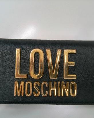 Portafoglio Love Moschino Nero con Scritta Dorata