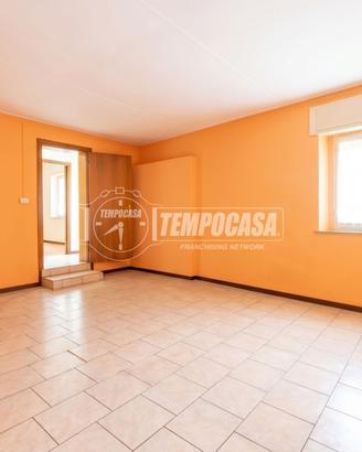 QUATTRO LOCALI DI 155 MQ INDIPENDENTE, DA RISTRUTT