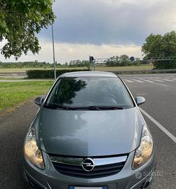 Opel Corsa 1.2 automatica 