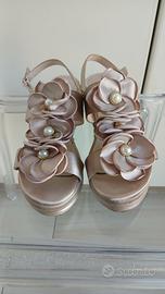 SANDALI IN SATIN CON ZEPPA E APPLICAZIONI  n. 39