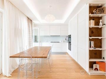Cucina su misura di pregio – Corian, Barazza, Sime