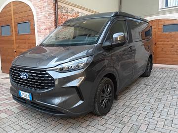 Ford Nugget Westfalia con tetto a soffietto