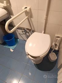 WC per anziani e disabili attrezzato