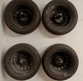 Cerchi con gomme invernali per Fiat 500