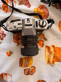 Fotocamere analogici 35 mm a pellicola con obietti