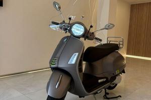 Piaggio Vespa 300 GTS PIAGGIO VESPA 300 GTS