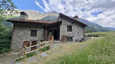 RHEMES SAINT GEORGES Frazione Le Mougnoz