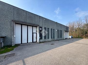 CAPANNONE A MANERBIO