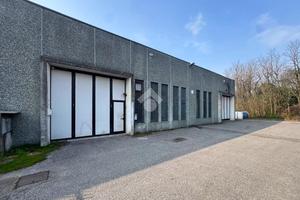 CAPANNONE A MANERBIO