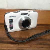Nikon Coolpix S31 bianca compatta