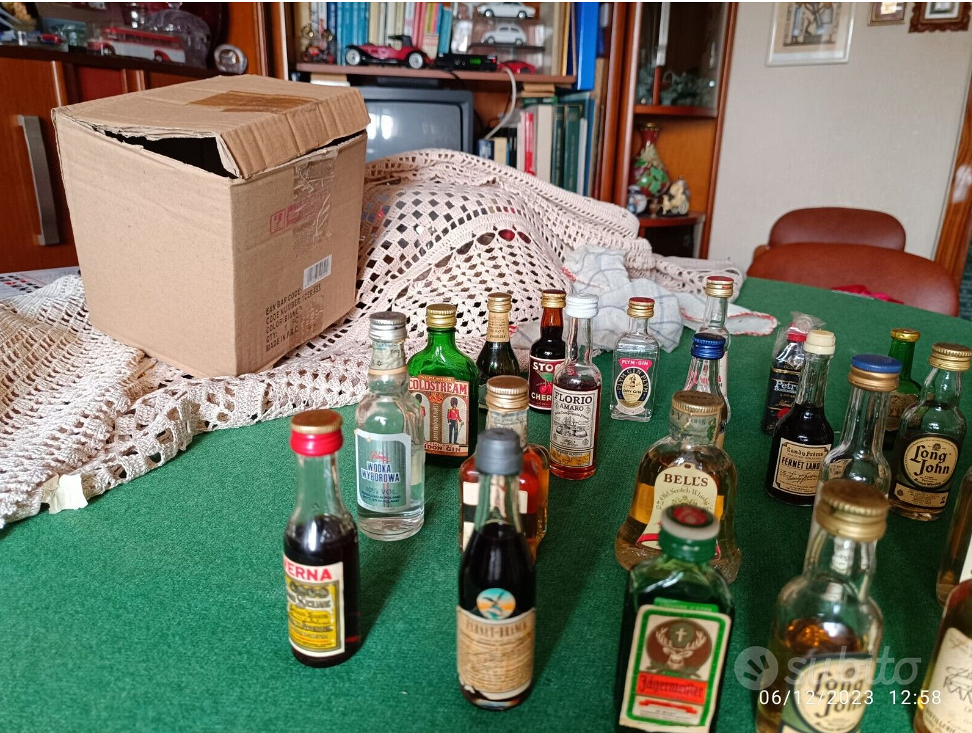 29 bottigliette liquori mignon - Collezionismo In vendita a Catania