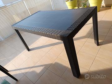 Tavolo da pranzo per giardino in resina rattan