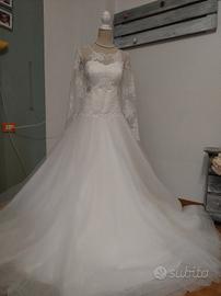 abito da sposa con maniche lunghe 