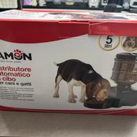 Distributore automatico cibo cani e gatti