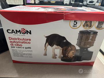 Distributore automatico cibo cani e gatti